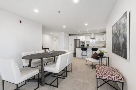 Photo of property in 5c The Promenade, Takapuna, Auckland, 0622
