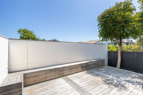 Photo of property in 130 Vivian Street, New Plymouth, 4310