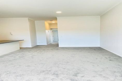 Photo of property in 18/11 Carlos Drive, Flat Bush, Auckland, 2016