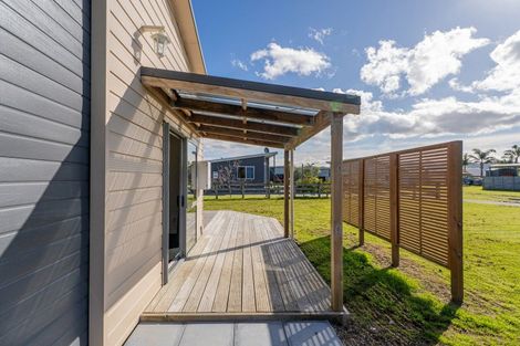 Photo of property in 14 Rena Place, Whitianga, 3510
