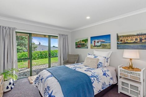Photo of property in 56 Kakariki Grove, Waikanae, 5036
