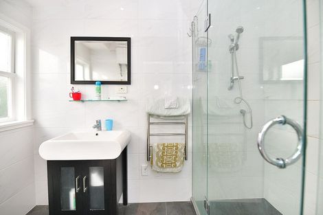 Photo of property in 25 Downer Street, Helensville, 0800