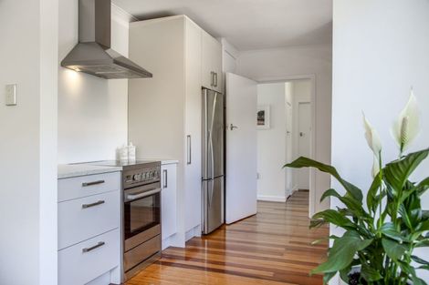 Photo of property in 58 Kervil Avenue, Te Atatu Peninsula, Auckland, 0610
