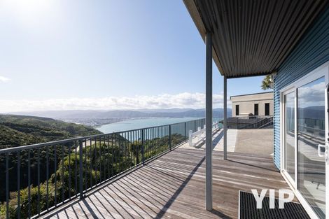 Photo of property in 41a Tamworth Crescent, Newlands, Wellington, 6037