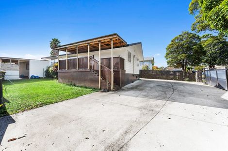 Photo of property in 6 Aden Place, Clendon Park, Auckland, 2103