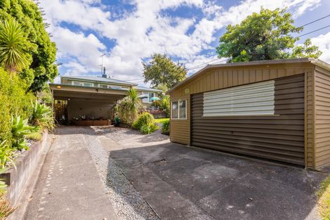 Photo of property in 23 Lowtherhurst Road, Massey, Auckland, 0614