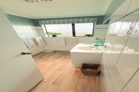 Photo of property in 3 Greystoke Lane, Avonhead, Christchurch, 8042