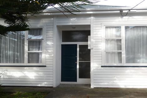 Photo of property in 17 Thompson Street, Mount Cook, Wellington, 6011