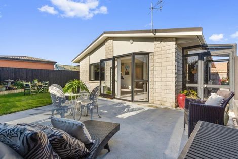 Photo of property in 1 Mangorei Road, Merrilands, New Plymouth, 4312