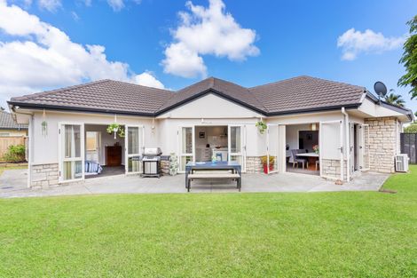 Photo of property in 154 Kilkenny Drive, East Tamaki Heights, Auckland, 2016