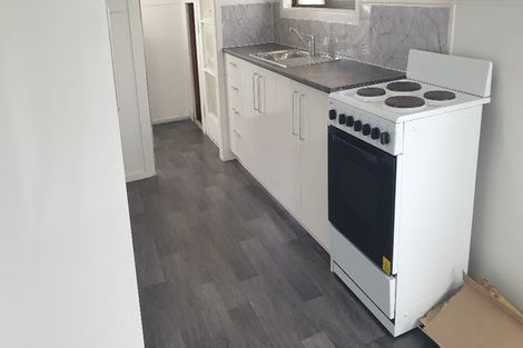 Photo of property in 33 Strid Road, Te Atatu South, Auckland, 0610