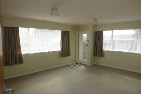 Photo of property in 62 Tiroroa Avenue, Te Atatu South, Auckland, 0610