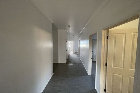 Photo of property in 16 Mangerton Lane, East Tamaki Heights, Auckland, 2016