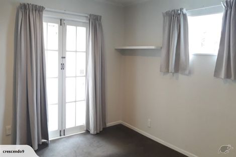 Photo of property in 5 Denver Avenue, Sunnyvale, Auckland, 0612