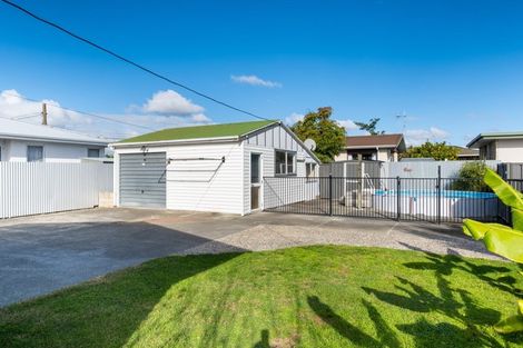 Photo of property in 27 Meeanee Road, Taradale, Napier, 4112