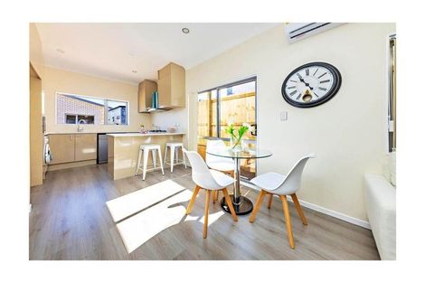 Photo of property in 47c Senator Drive, Manurewa, Auckland, 2105