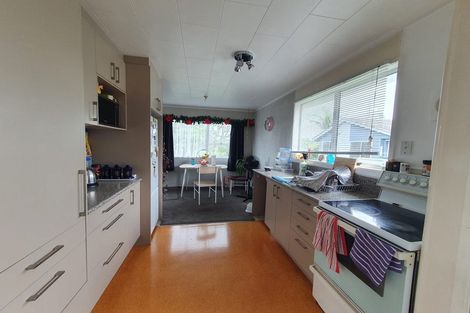 Photo of property in 28 Solar Road, Glen Eden, Auckland, 0602