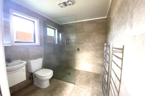 Photo of property in 35a Savoy Road, Glen Eden, Auckland, 0602