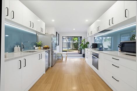Photo of property in 1/15 Claresholm Place, Mangere Bridge, Auckland, 2022
