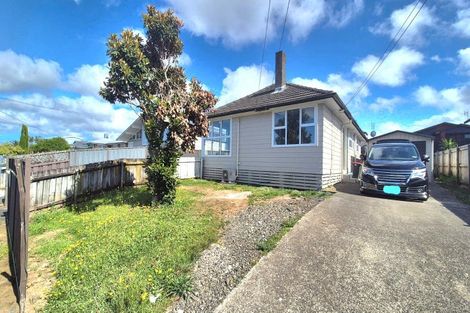 Photo of property in 20 Farnborough Crescent, Mangere, Auckland, 2022