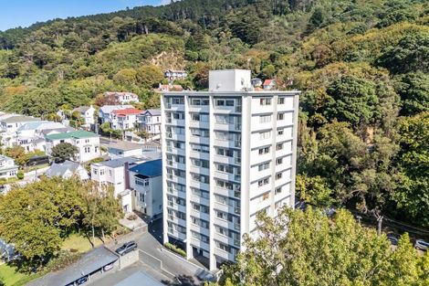 Photo of property in Grosvenor Flats, 19 Cottleville Terrace, Thorndon, Wellington, 6011