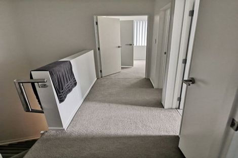Photo of property in 9b Poruru Close, Papakura, 2110