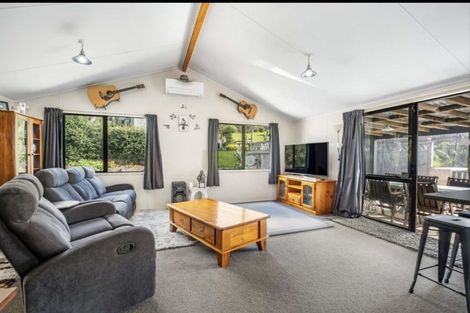 Photo of property in 54 Powells Road, Cable Bay, 0420