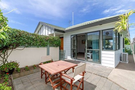 Photo of property in 2a Spriggs Crescent, Greenmeadows, Napier, 4112