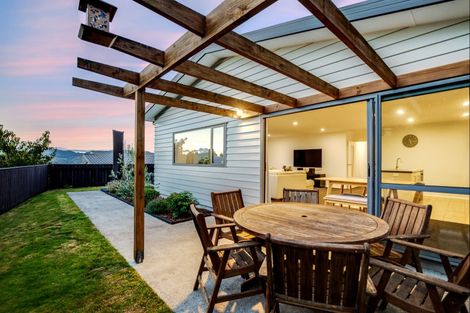 Photo of property in 14 Gennaker Lane, Whitby, Porirua, 5024