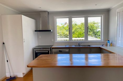 Photo of property in 20 Taipari Road, Te Atatu Peninsula, Auckland, 0610