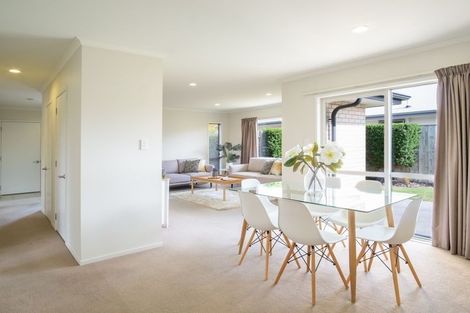 Photo of property in 21 Faringdon Boulevard, Rolleston, 7615