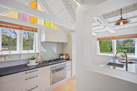 Photo of property in 194 Onewa Road, Birkenhead, Auckland, 0626