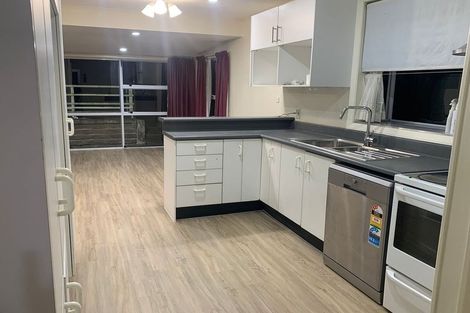 Photo of property in 1 Wakefield Terrace, Tawa, Wellington, 5028