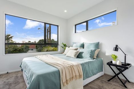 Photo of property in 1/12 Fraser Road, Narrow Neck, Auckland, 0624