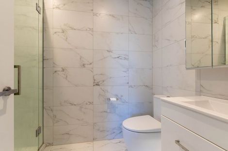 Photo of property in 306a Hurstmere Road, Takapuna, Auckland, 0622