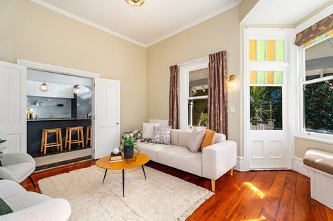 Photo of property in 50 Garden Road, Northland, Wellington, 6012