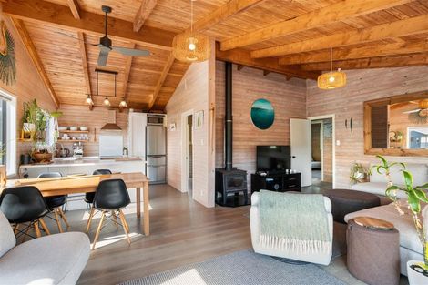 Photo of property in 206 Onemana Drive, Onemana, Whangamata, 3691