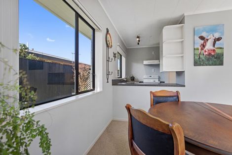 Photo of property in 1 Mangorei Road, Merrilands, New Plymouth, 4312