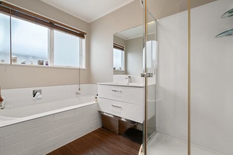Photo of property in 1/35 Orams Road, Hillpark, Auckland, 2102
