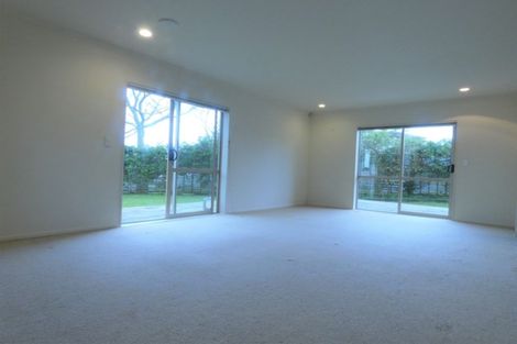 Photo of property in 27 Marinich Drive South, Ranui, Auckland, 0612