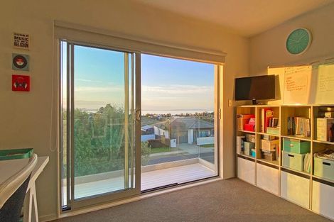 Photo of property in 9 Ruth Craig Place, Stanmore Bay, Whangaparaoa, 0932