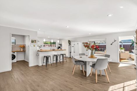 Photo of property in 64 Karnak Crescent, Russley, Christchurch, 8042