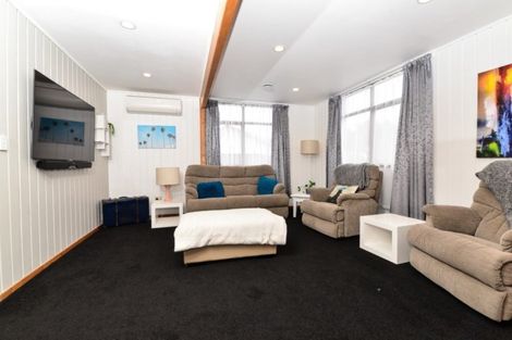 Photo of property in 50 Poaka Avenue, Dinsdale, Hamilton, 3204