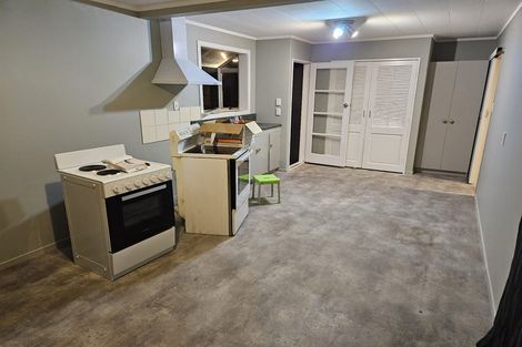 Photo of property in 51f1- Hartford Crescent, Totara Park, Upper Hutt, 5018