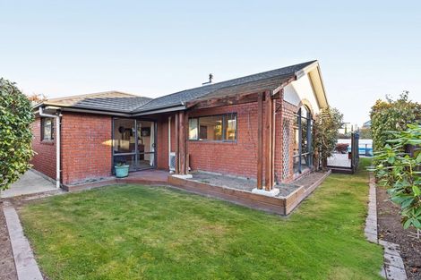 Photo of property in 10 Courtfield Close, Parklands, Christchurch, 8083