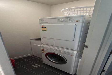 Photo of property in Montreaux Apartments, 4b/164 The Terrace, Wellington Central, Wellington, 6011