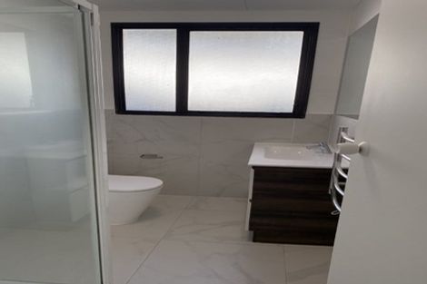 Photo of property in 36 Caribbean Drive, Unsworth Heights, Auckland, 0632