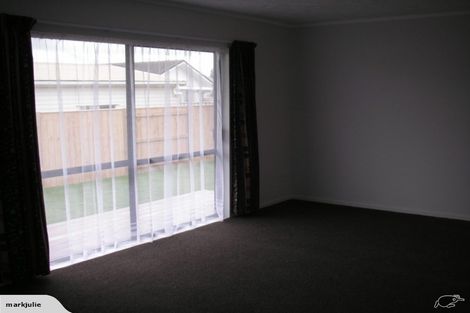 Photo of property in 63 Hillcrest Drive, Kelvin Grove, Palmerston North, 4414