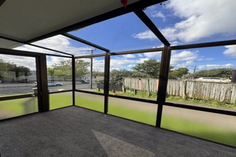 Photo of property in 1/19 College Road, Northcote, Auckland, 0627