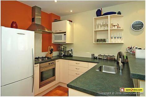 Photo of property in 17 Kopiko Way, Brooklyn, Wellington, 6021